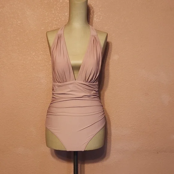 New!! Pink one piece swimsuit! Size small! Beach vacation travel fun swim pool - Picture 4 of 9